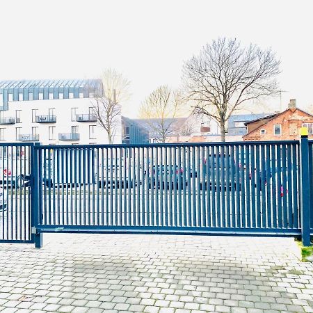 Modern 1Bd Apartment In Old Town By Hostlovers Kaunas Esterno foto