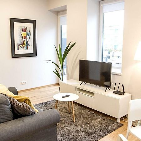 Modern 1Bd Apartment In Old Town By Hostlovers Kaunas Esterno foto